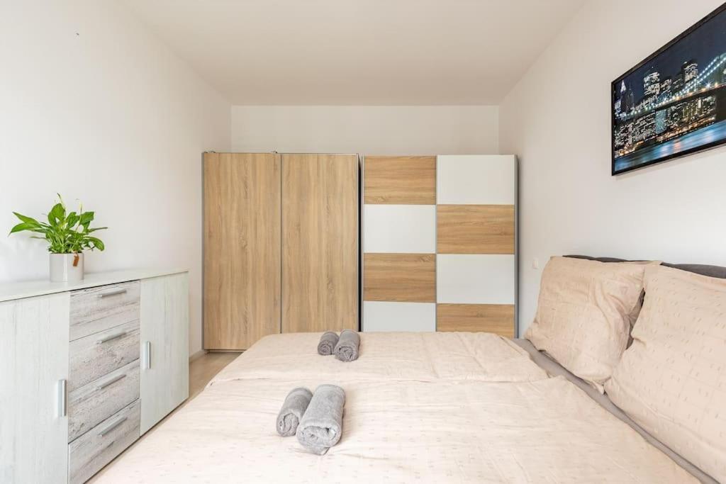 Cityscape Oasis: Active Studio Heaven Bratislava Exteriör bild