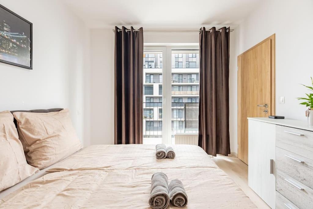 Cityscape Oasis: Active Studio Heaven Bratislava Exteriör bild